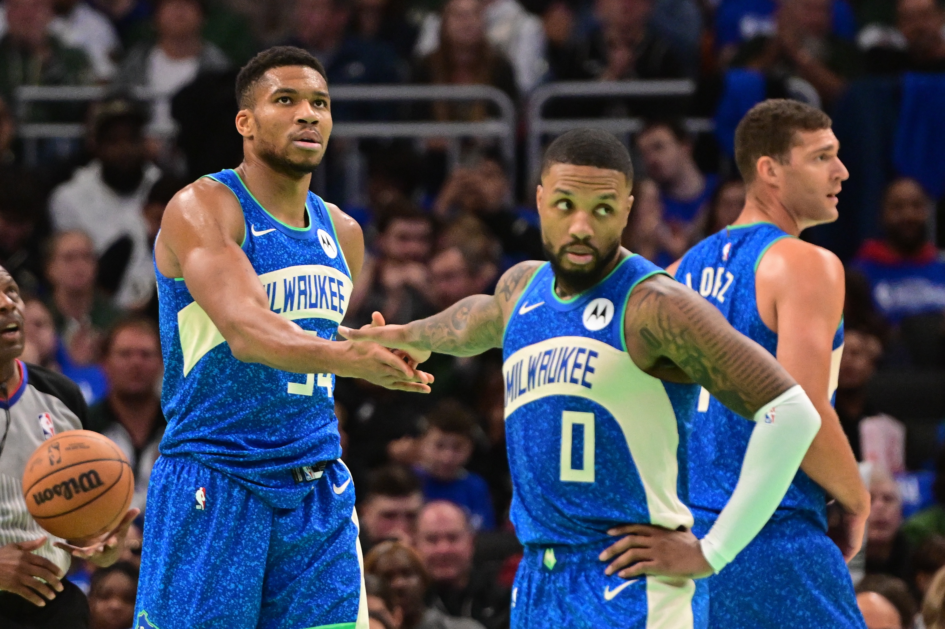NBA东部决赛：雄鹿队击败热火队晋级总决赛